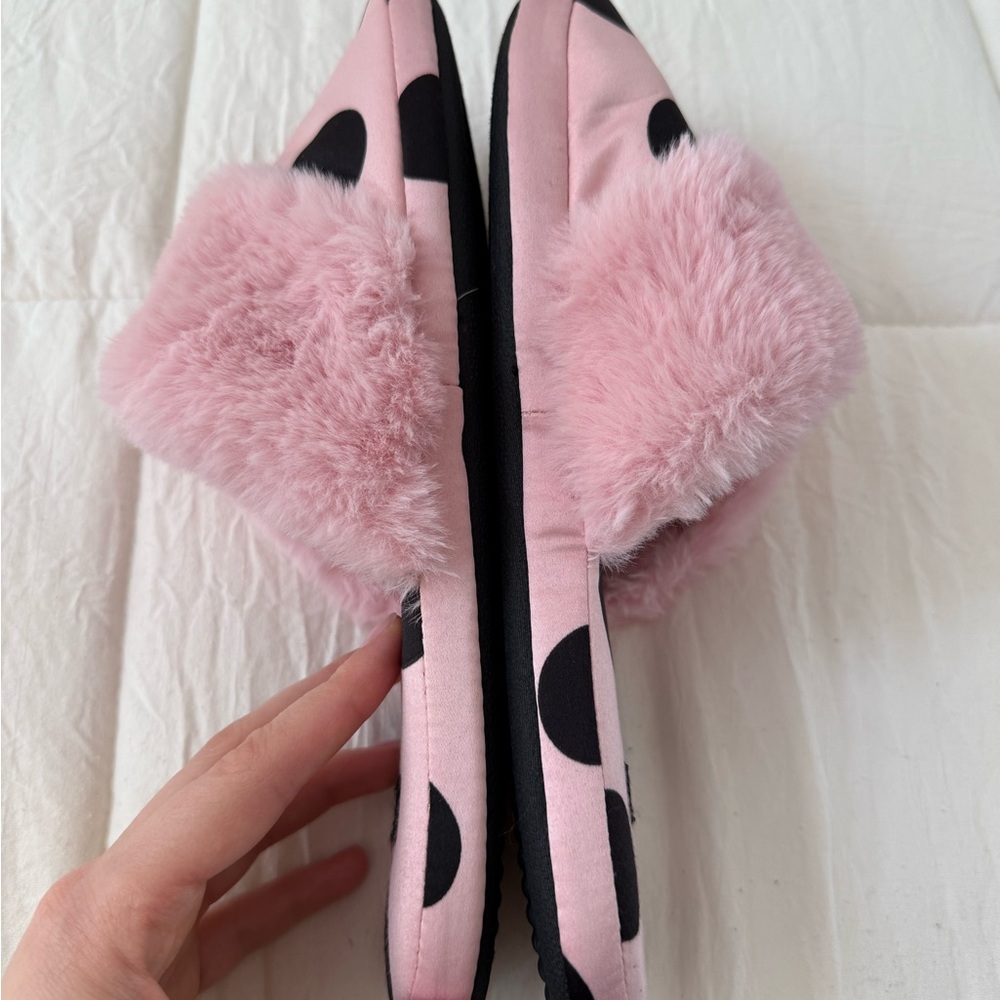 Victoria's Secret Signature Satin Slipper with Faux Fur - Picture 7 of 9